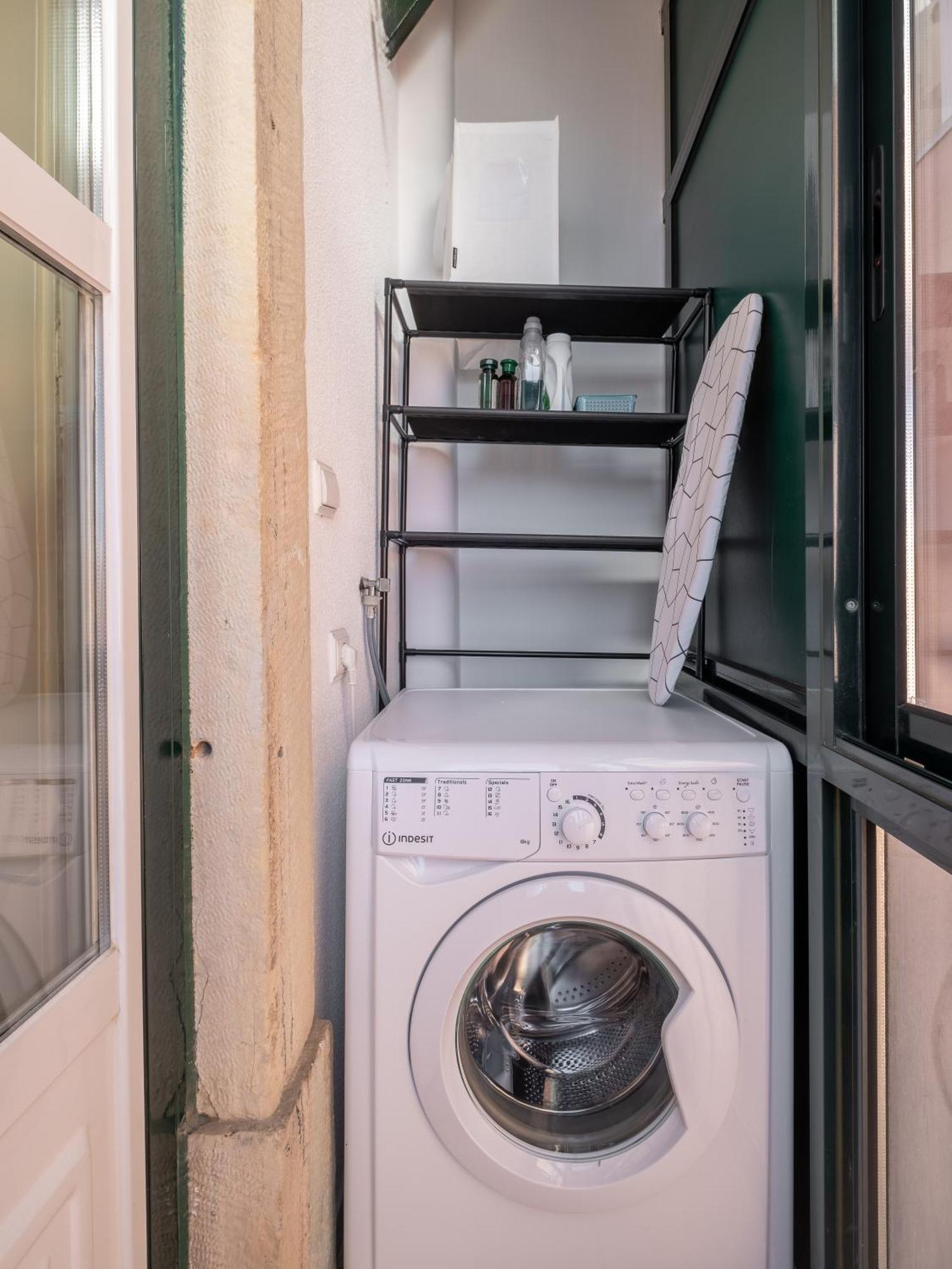 Cool Apartment Near Alfama Lisboa Ngoại thất bức ảnh